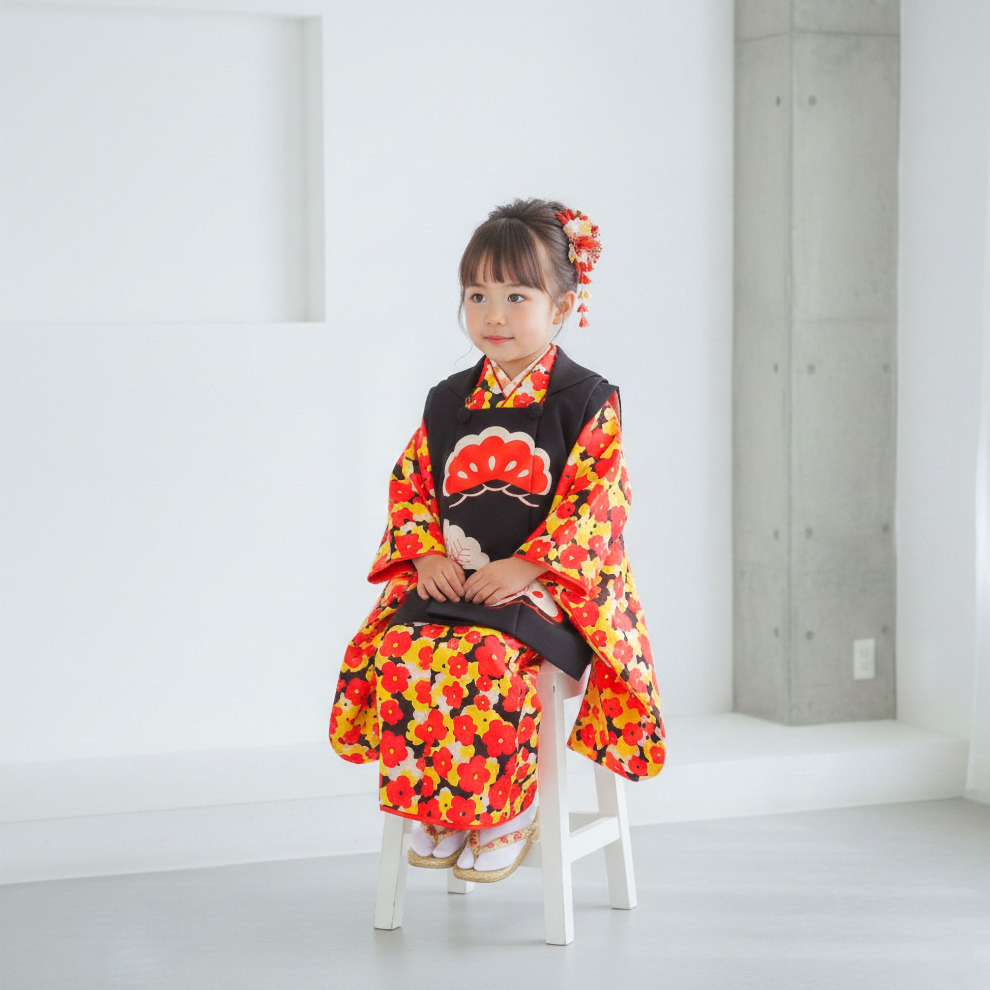 【レンタル】七五三女の子3歳着物被布753着物フルセット着物貸衣装七五三三歳子供着物女児子ども結婚式和装新ブランド【LILLI】黒赤花モザイク【往復送料無料】No.3031新品足袋プレゼント