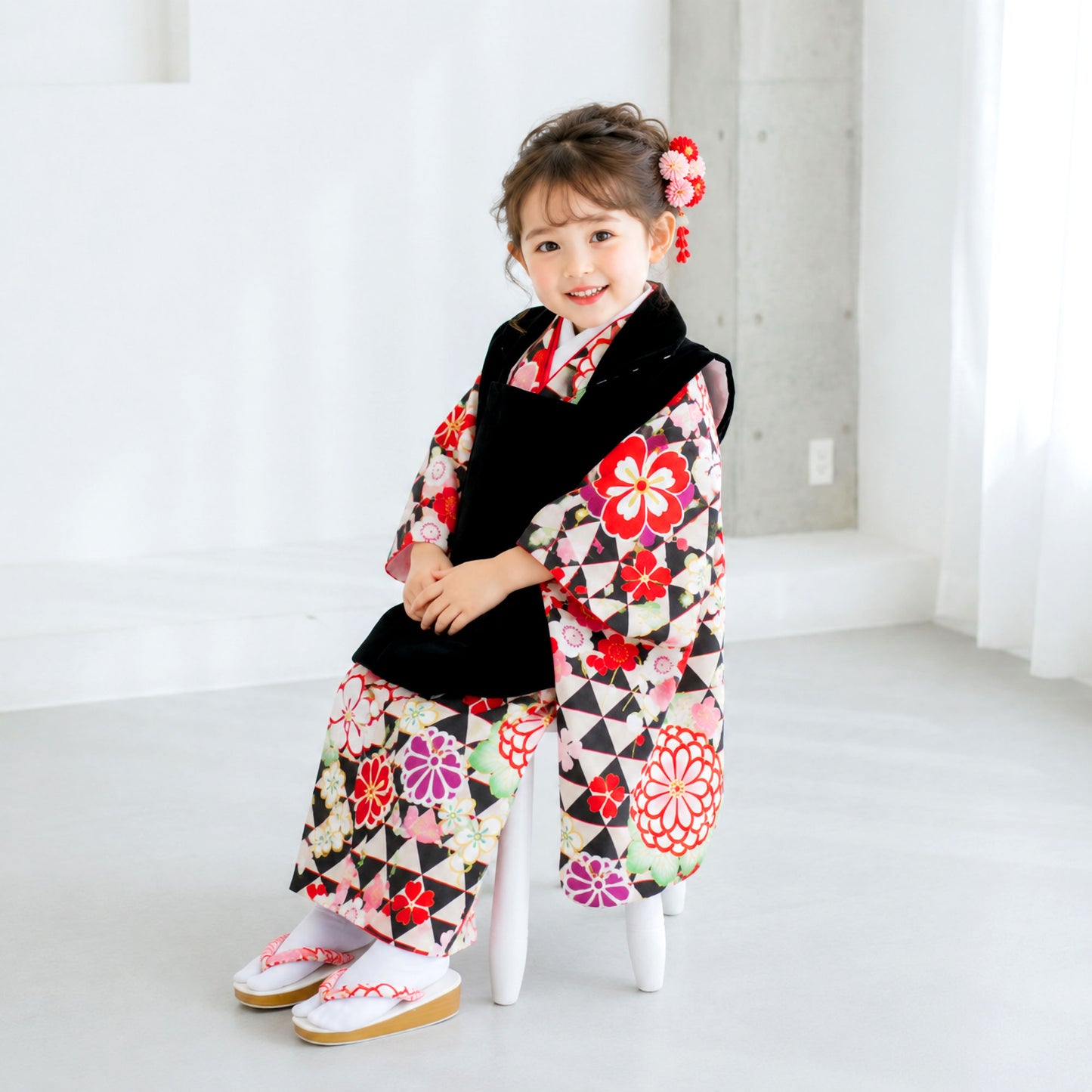 【1日限定!クーポンで10%OFF】【レンタル】七五三女の子3歳着物被布753着物フルセット着物貸衣装七五三三歳子供着物女児子ども結婚式和装KAGURA式部浪漫ブランド古典黒ウロコ【往復送料無料】No.3053新品足袋プレゼントたび白足袋礼装