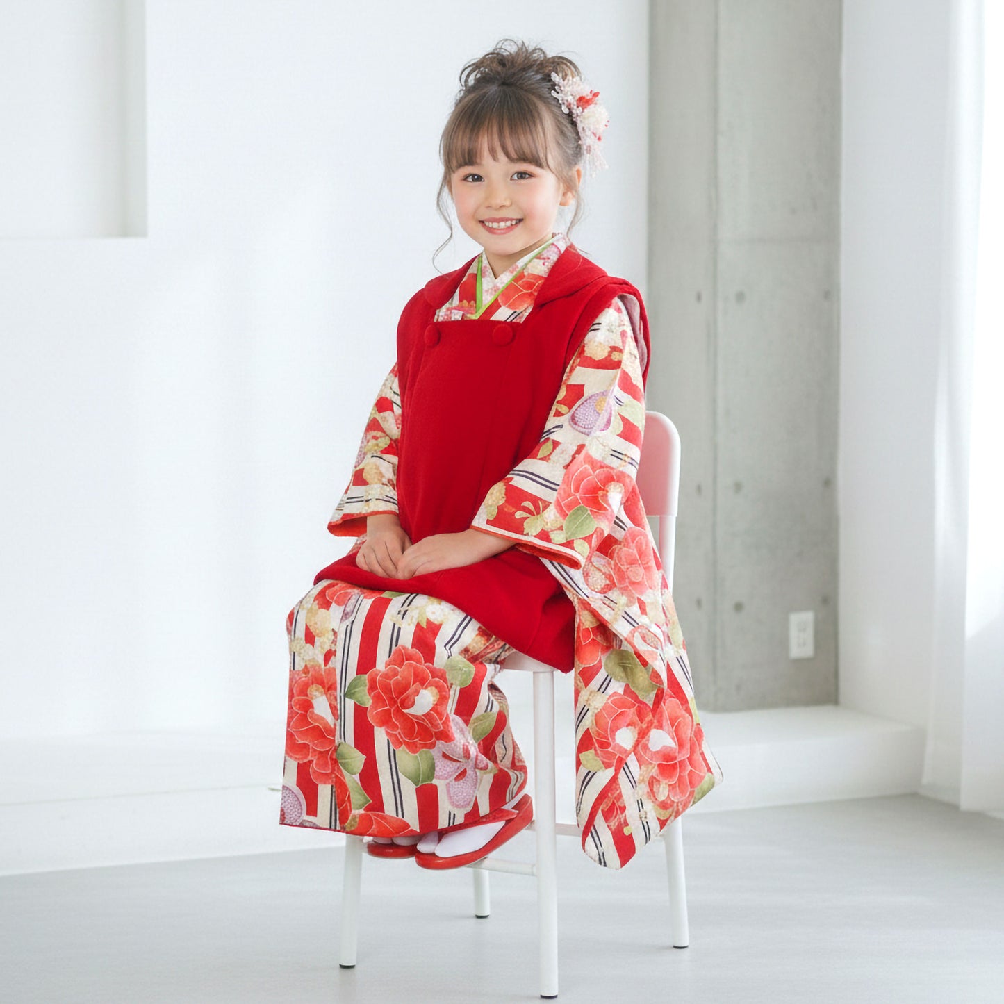 【お買い物マラソン30%OFFクーポン配布中!】【レンタル】七五三女の子3歳着物被布753着物フルセット着物貸衣装七五三三歳子供着物女児子ども結婚式和装KAGURA式部浪漫ブランド古典黒赤縦筋【往復送料無料】No.3055新品足袋プレゼン