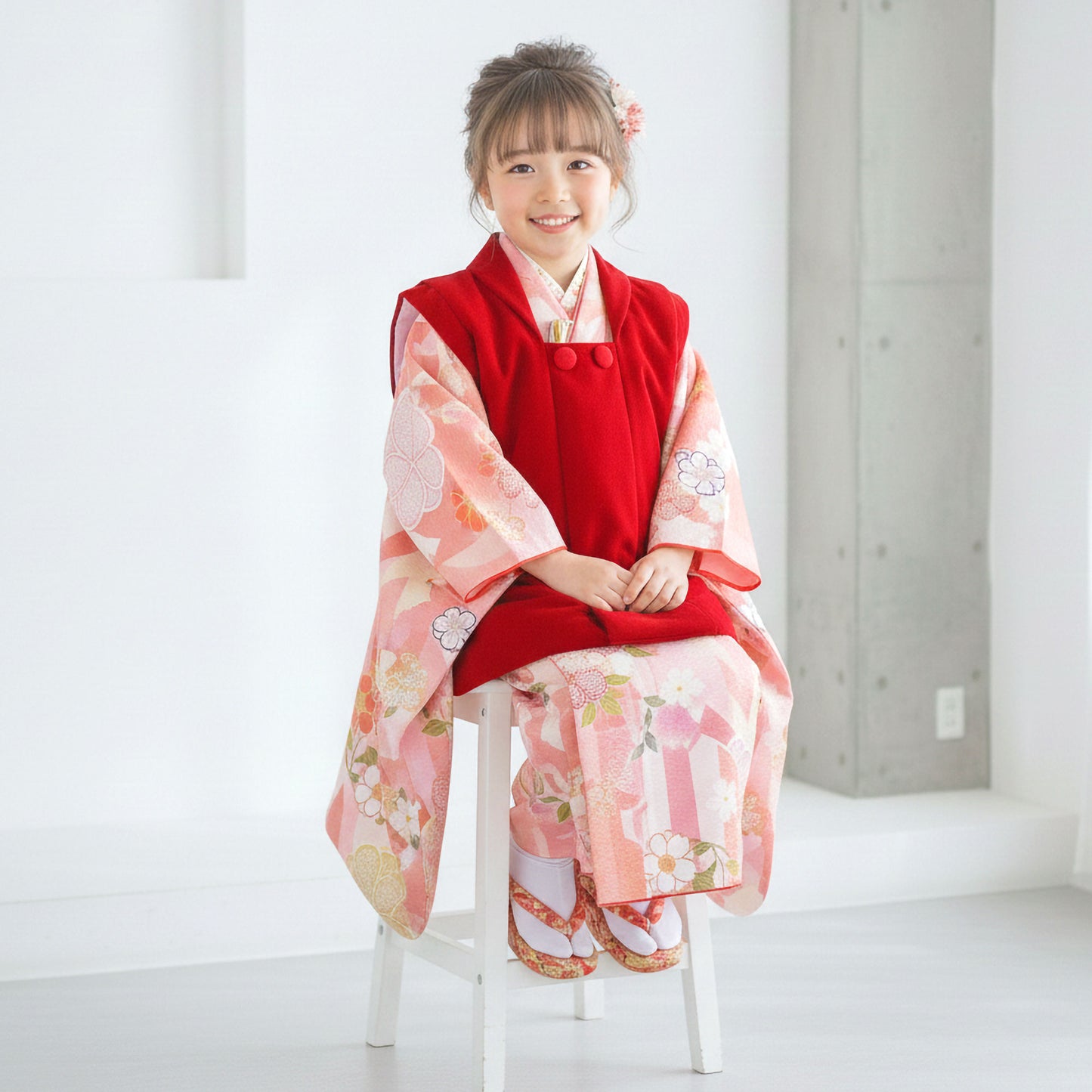 【お買い物マラソン30%OFFクーポン配布中!】【レンタル】七五三女の子3歳着物被布753着物フルセット着物貸衣装七五三三歳子供着物女児子ども結婚式和装KAGURA式部浪漫ブランド古典赤ピンク縦筋【往復送料無料】No.3057新品足袋プレ