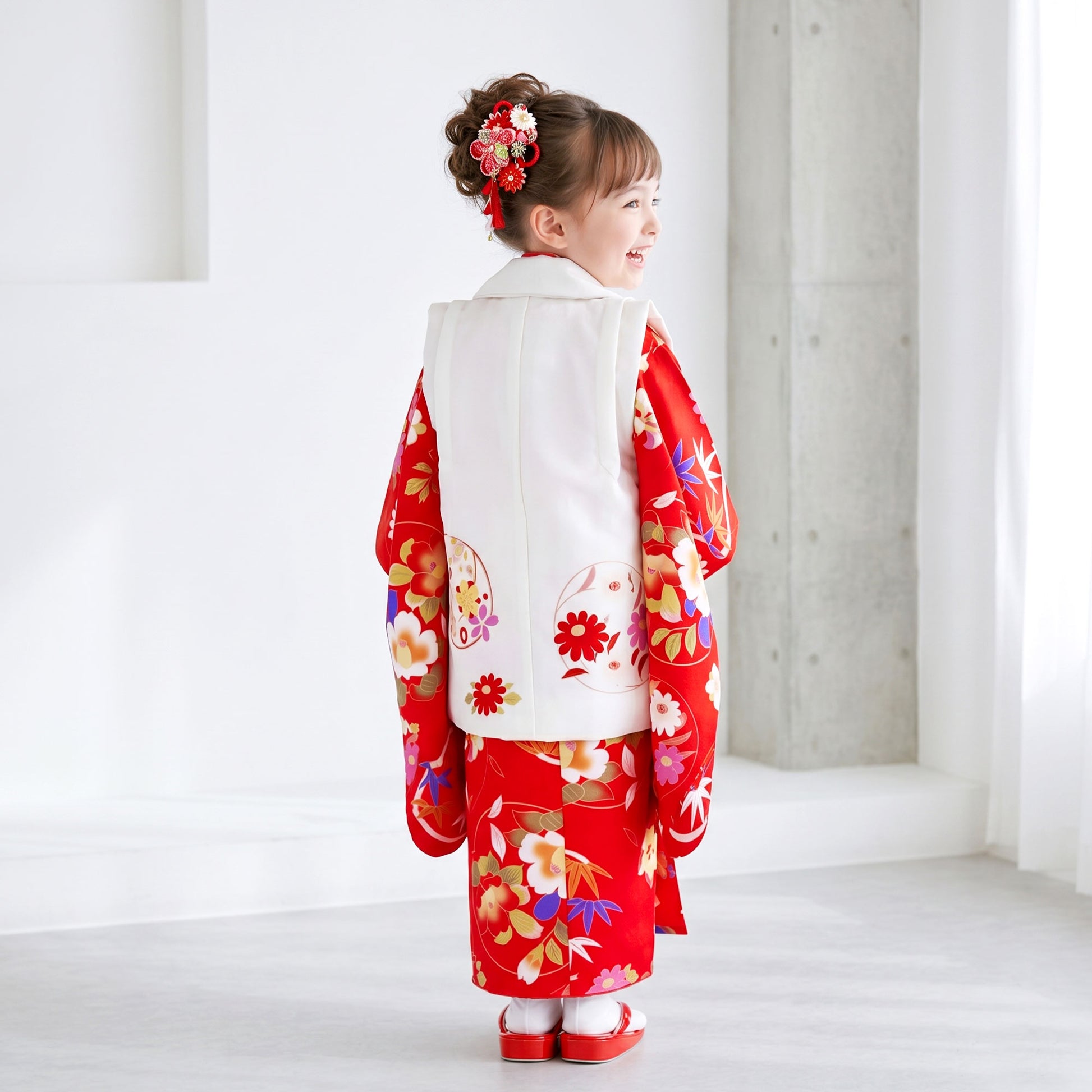 【お買い物マラソン10%OFFクーポン配布中ッ!】【レンタル】七五三女の子3歳着物被布753着物フルセット着物貸衣装七五三三歳子供着物女児子ども結婚式和装ShjikibuClassic式部クラシックブランド花赤白【往復送料無料】No.3252新品足袋プレゼ