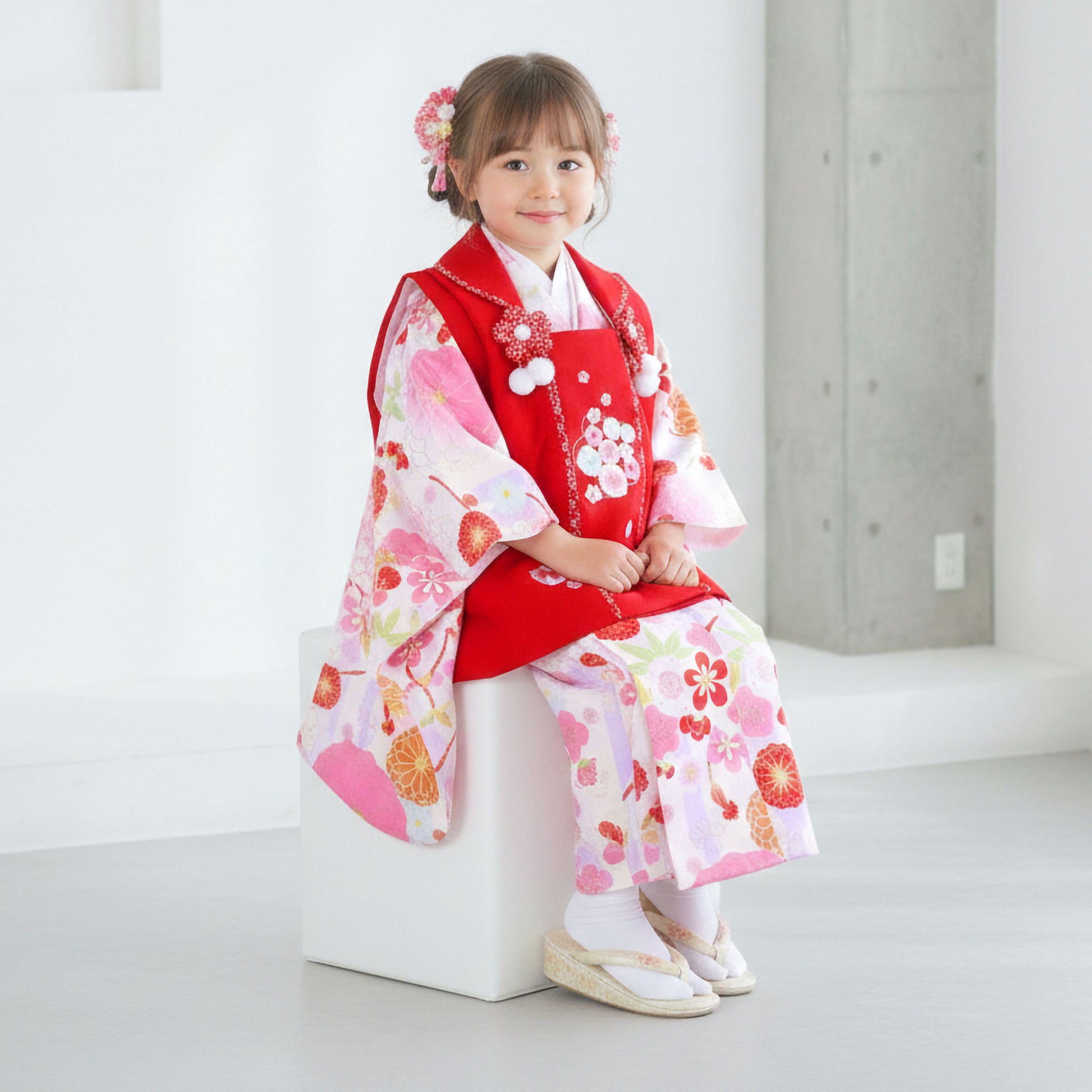 【レンタル】七五三女の子3歳着物被布753着物フルセット着物貸衣装七五三三歳子供着物女児子ども結婚式和装小町kidsブランド古典モダンクリーム赤【往復送料無料】No.3260新品足袋プレゼント