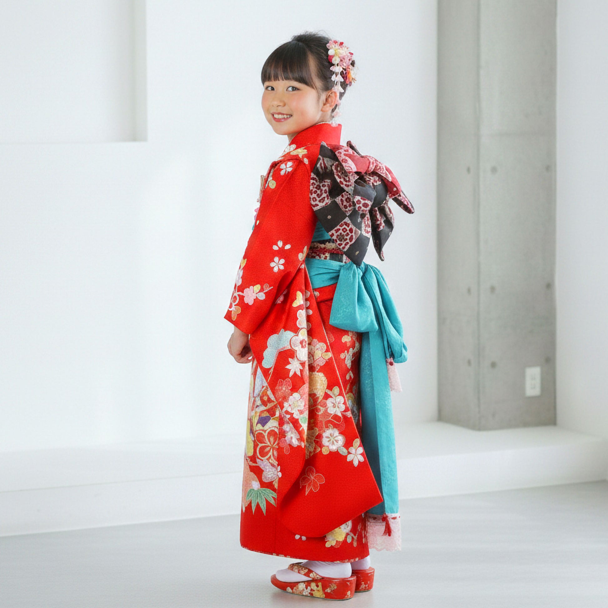 【お買い物マラソン10%OFFクーポン配布中!】【レンタル】花うさぎ七五三四ツ身着物フルセット【7歳貸衣装七五三】子供女児和服セット日本舞踊【往復送料無料】赤桜鞠新品足袋プレゼント